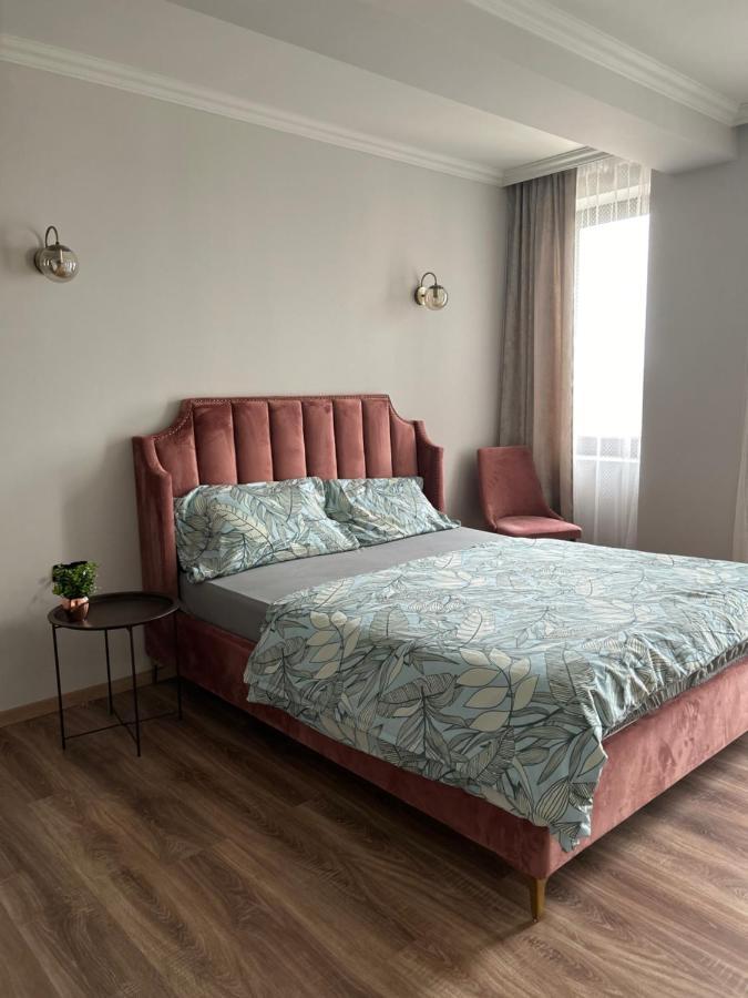 Becca'S Downtown Apartment With Private Parking أرادايا المظهر الخارجي الصورة