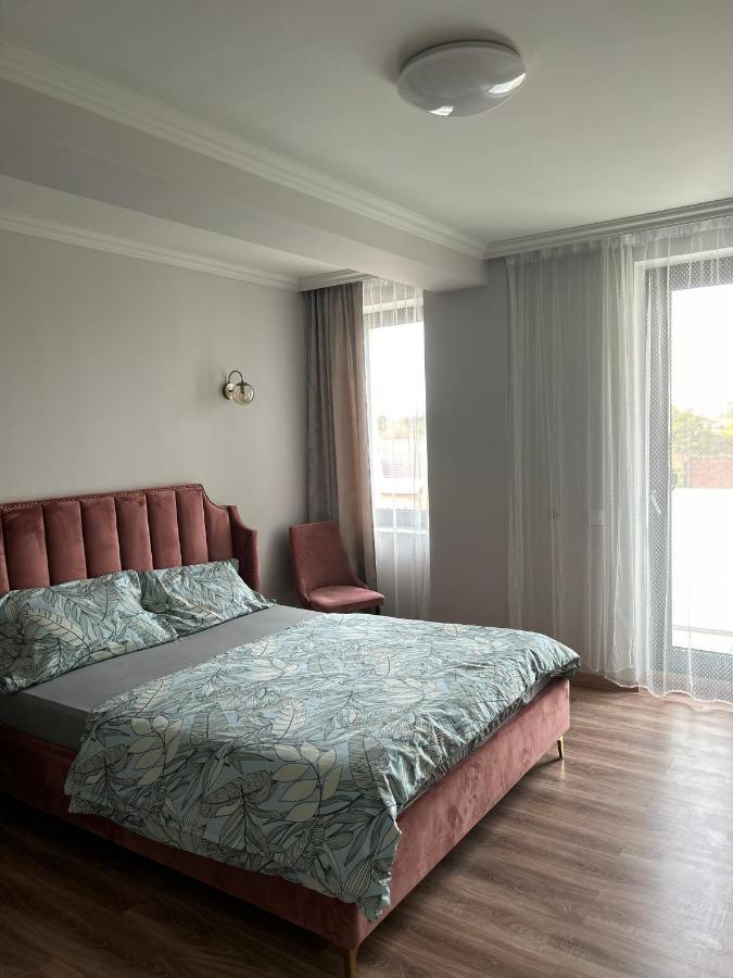 Becca'S Downtown Apartment With Private Parking أرادايا المظهر الخارجي الصورة