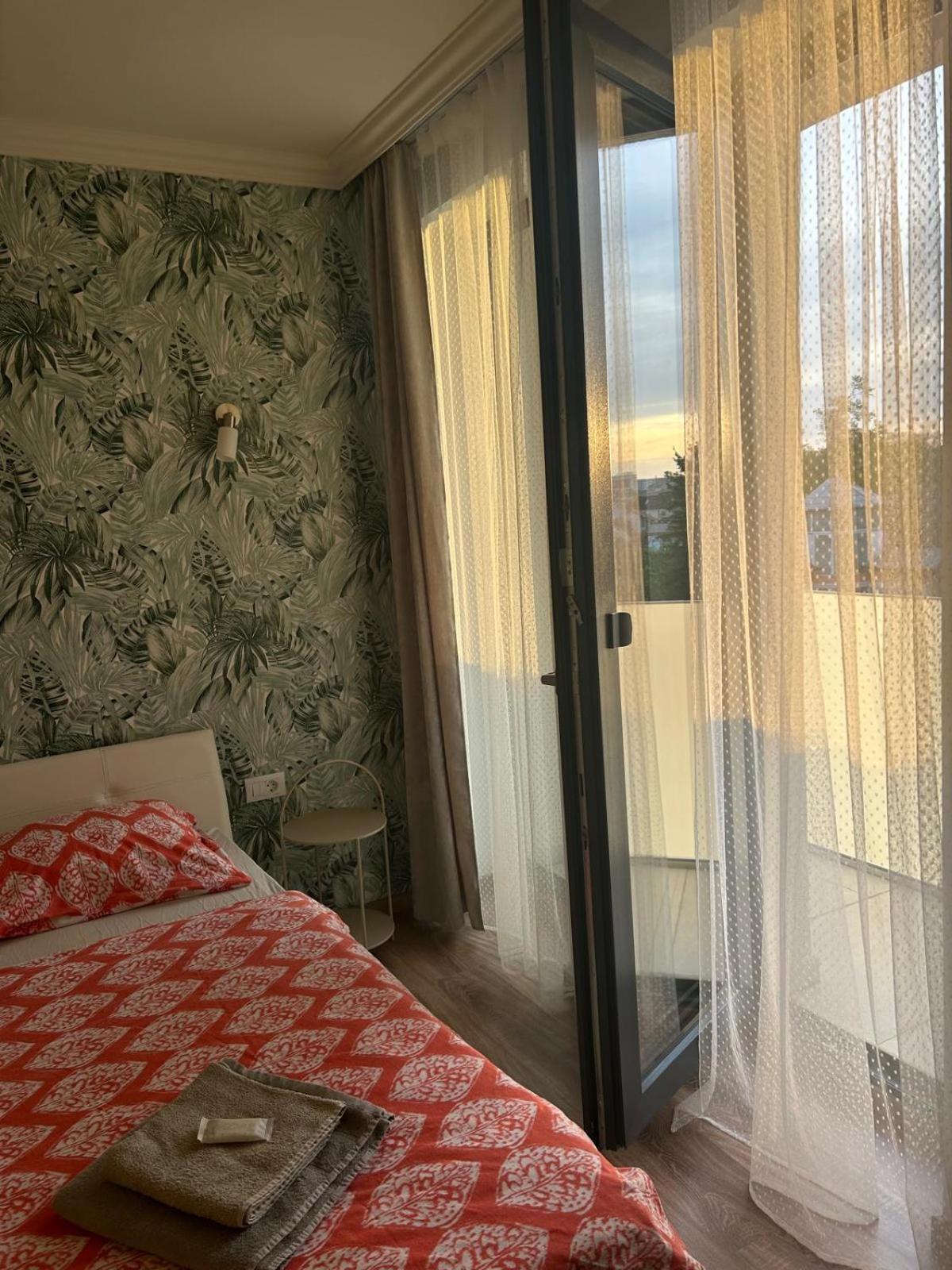 Becca'S Downtown Apartment With Private Parking أرادايا المظهر الخارجي الصورة