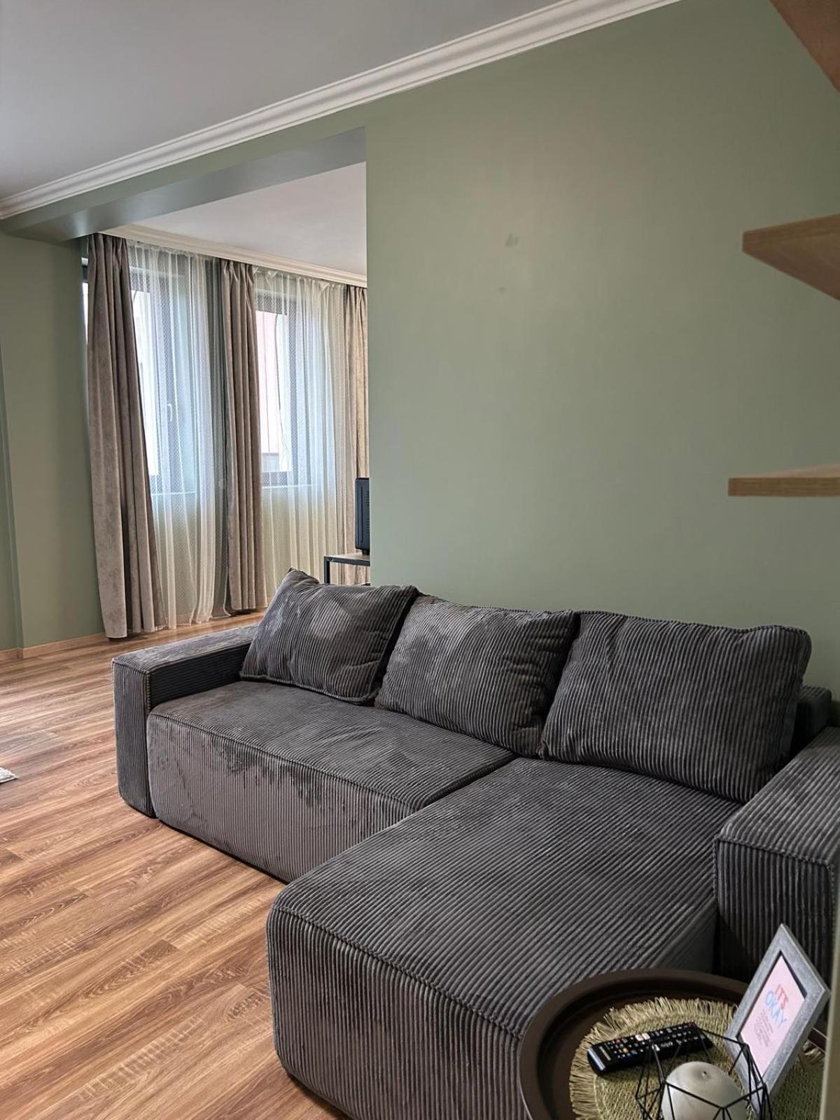 Becca'S Downtown Apartment With Private Parking أرادايا المظهر الخارجي الصورة